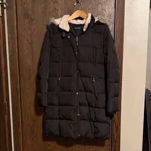 Women’s down coat size medium 
Color is dark brown almost looks black